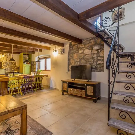 House Stone With Jacuzzi Bajcici