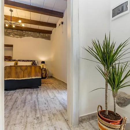 House Stone With Jacuzzi 度假居 Bajcici
