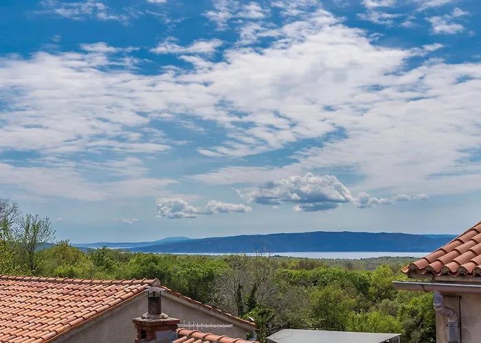 House Stone With Jacuzzi Holiday home