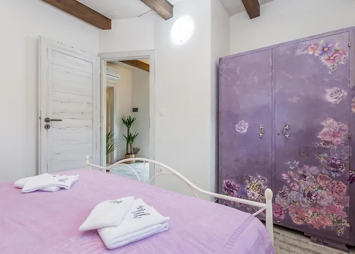 Сasa de vacaciones House Stone With Jacuzzi *