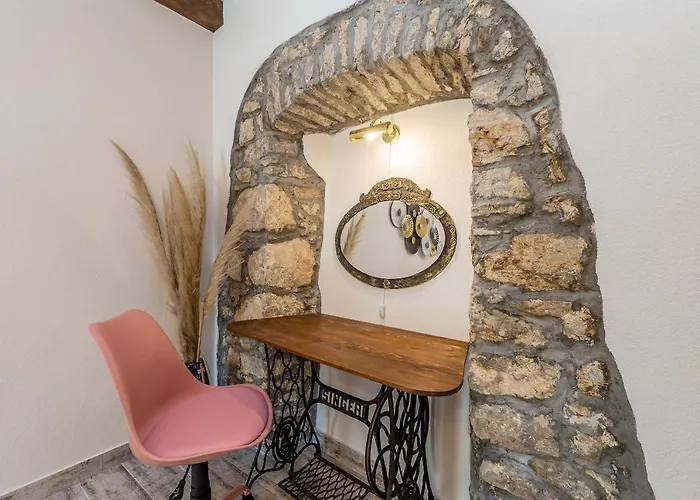 House Stone With Jacuzzi Сasa de vacaciones