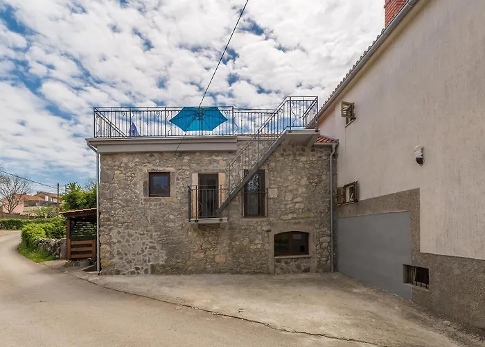 House Stone With Jacuzzi Сasa de vacaciones *