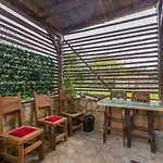 Σπίτι διακοπών House Stone With Jacuzzi Bajcici